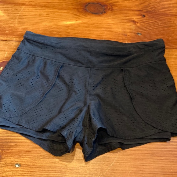 ATHLETA M Mesh Overlay Shorts Prisma Miles 2-In-1 - Picture 2 of 9
